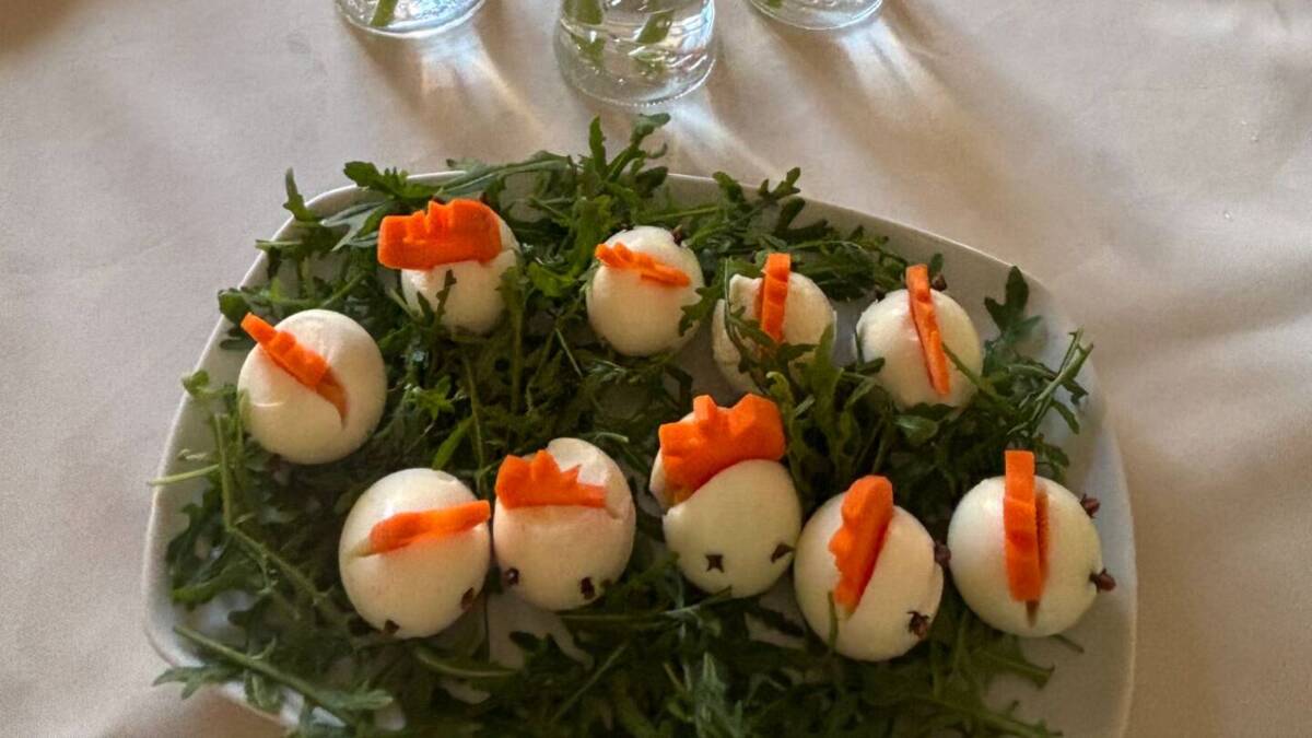 Bild Hühner aus gekochten Eiern - Power Pause 2025