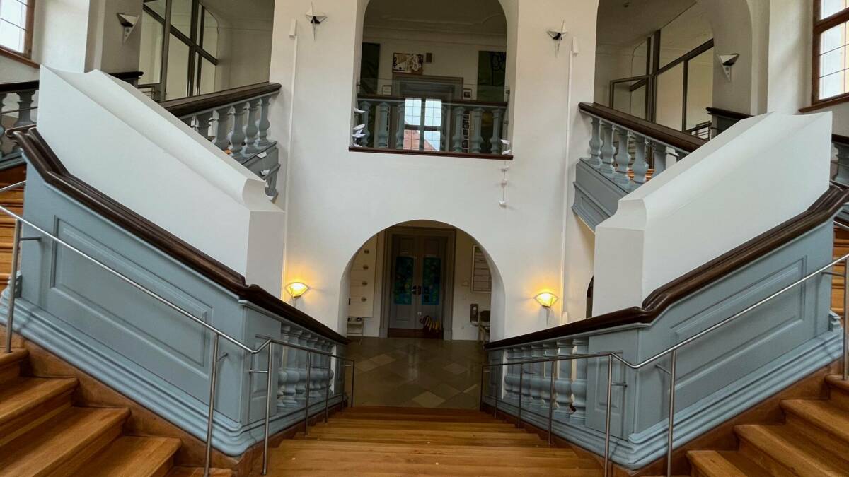 Bild Grundschule Roggenburg Treppenaufgang